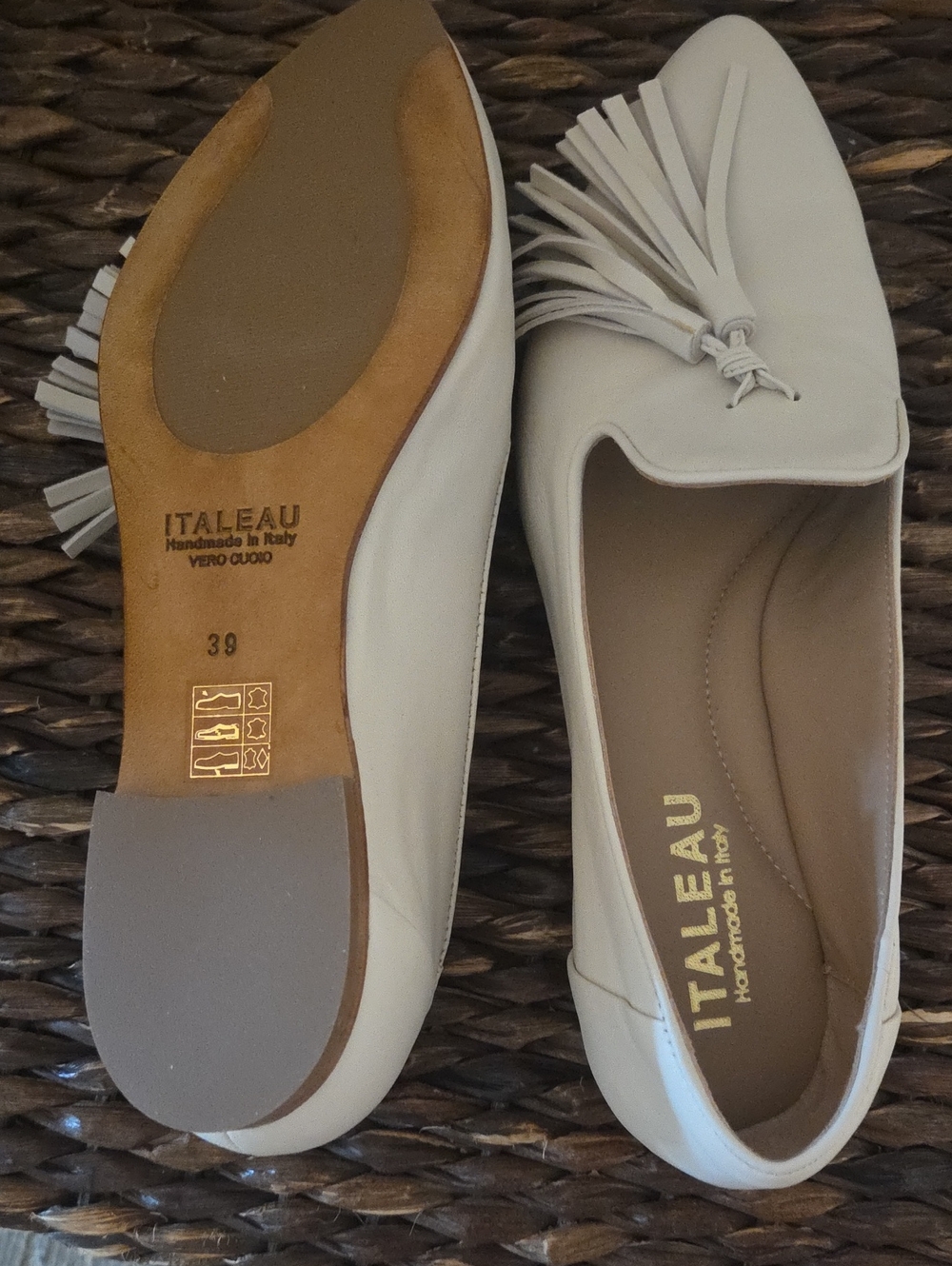 Italeau Ladies Flats - Picture 4 of 4